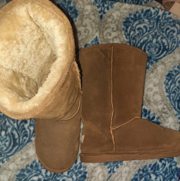 BearPaw Boot 8 - Picture 2 of 13